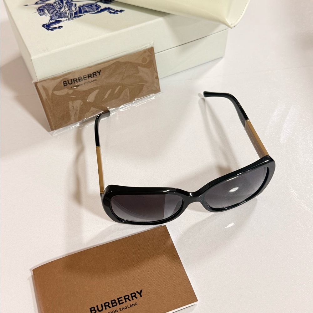 Burberry Black Sunglasses with Gold Temples and Gradient Lenses